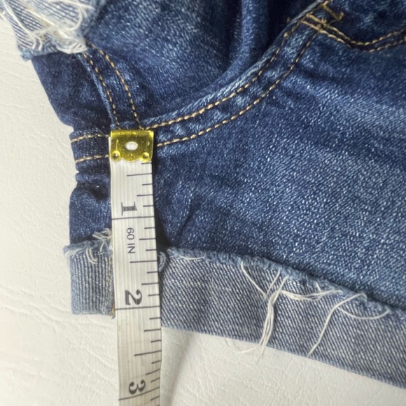 Hollister Juniors Jeans Shorts Size 3 Distressed Low Rise Short Short W26 EUC - Picture 5 of 6